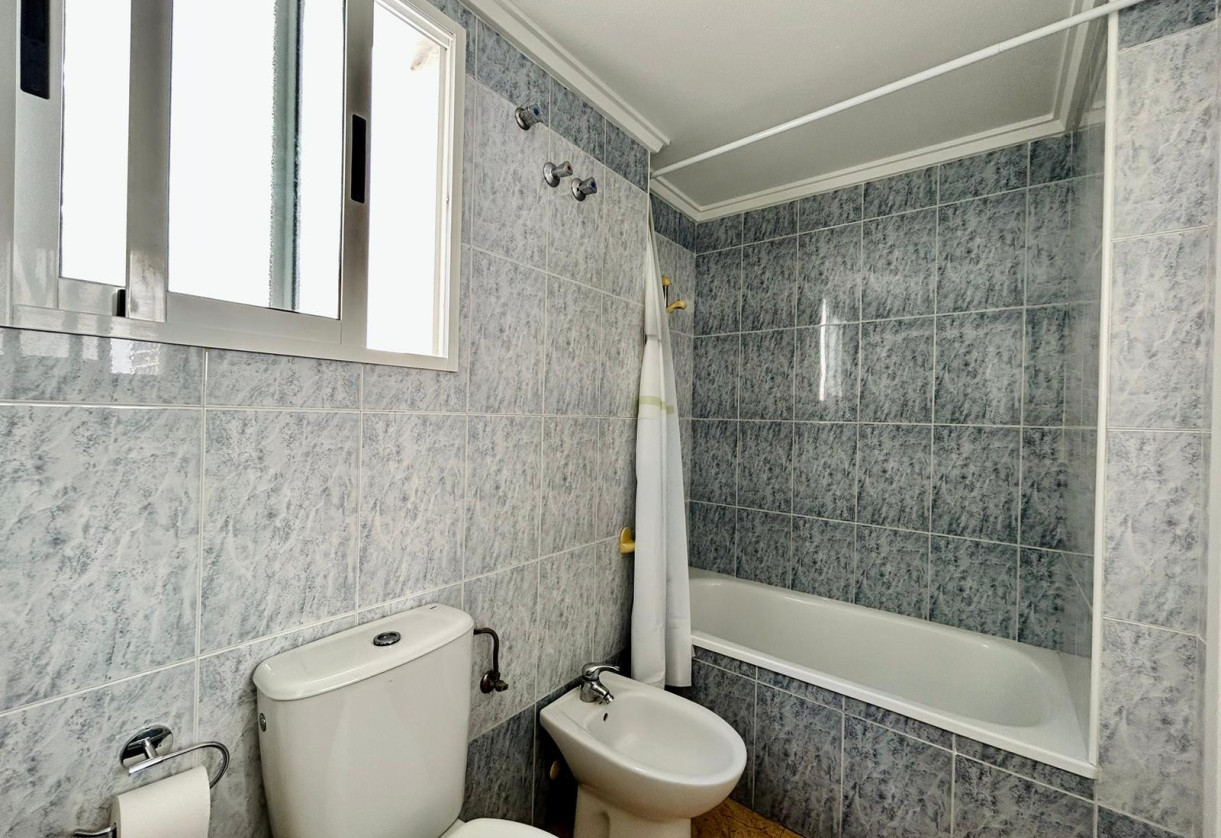 Rynek wtórny · - APARTMENT · Torrevieja Centro · Torrevieja