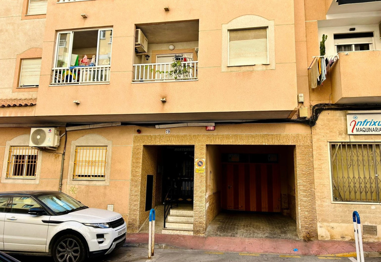 Rynek wtórny · - APARTMENT · Torrevieja Centro · Torrevieja