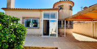 Rynek wtórny · - VILLA · Torrevieja · Urbanización San Luis