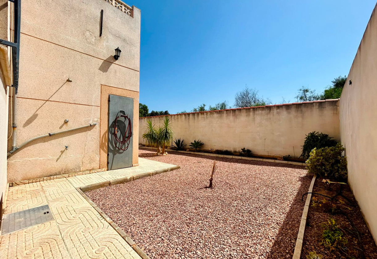 Rynek wtórny · - VILLA · Torrevieja · Urbanización San Luis