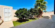 Rynek wtórny · - VILLA · Torrevieja · Urbanización San Luis