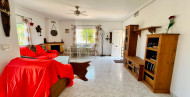 Rynek wtórny · - VILLA · Torrevieja · Urbanización San Luis