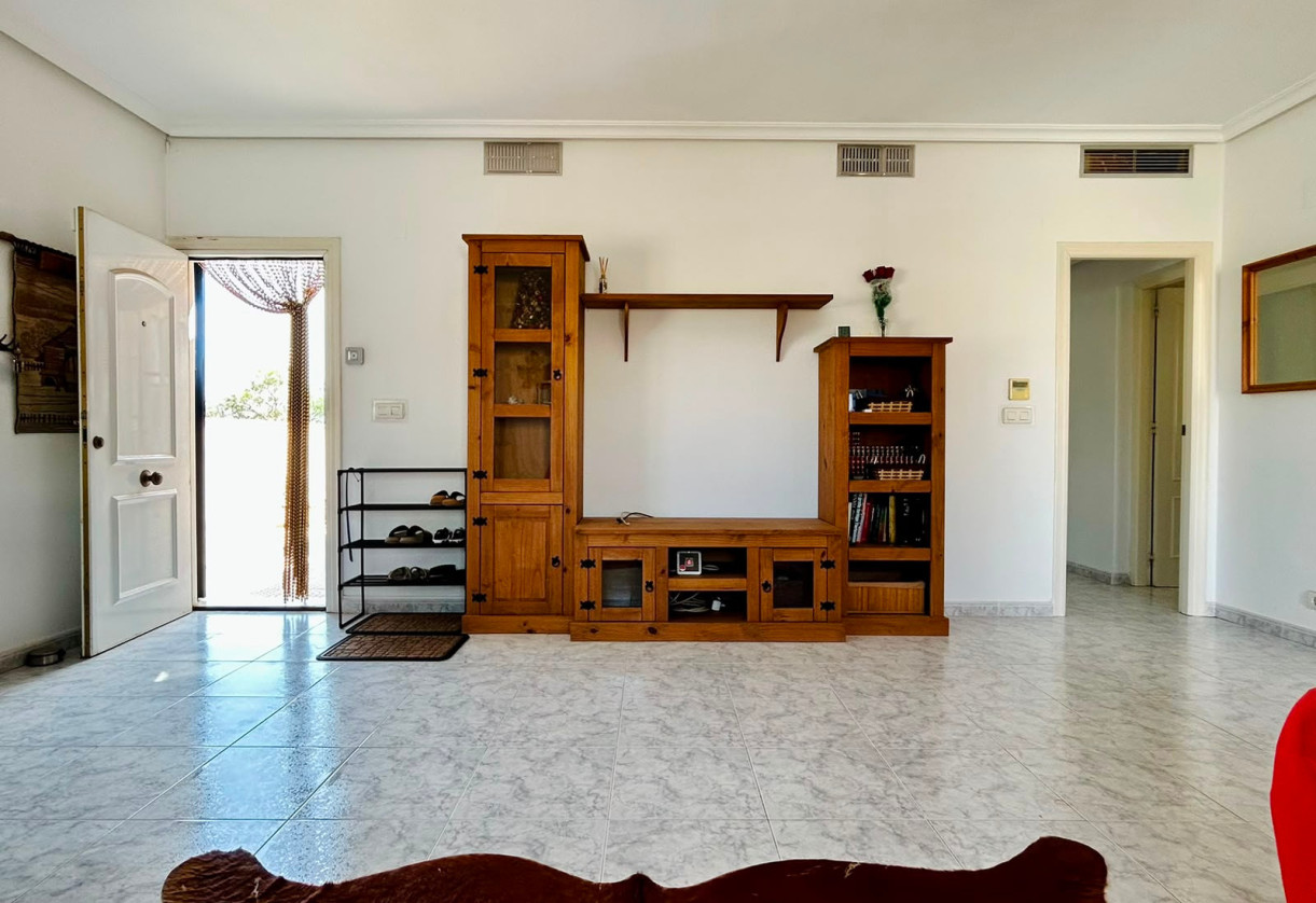 Rynek wtórny · - VILLA · Torrevieja · Urbanización San Luis