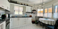 Rynek wtórny · - VILLA · Torrevieja · Urbanización San Luis