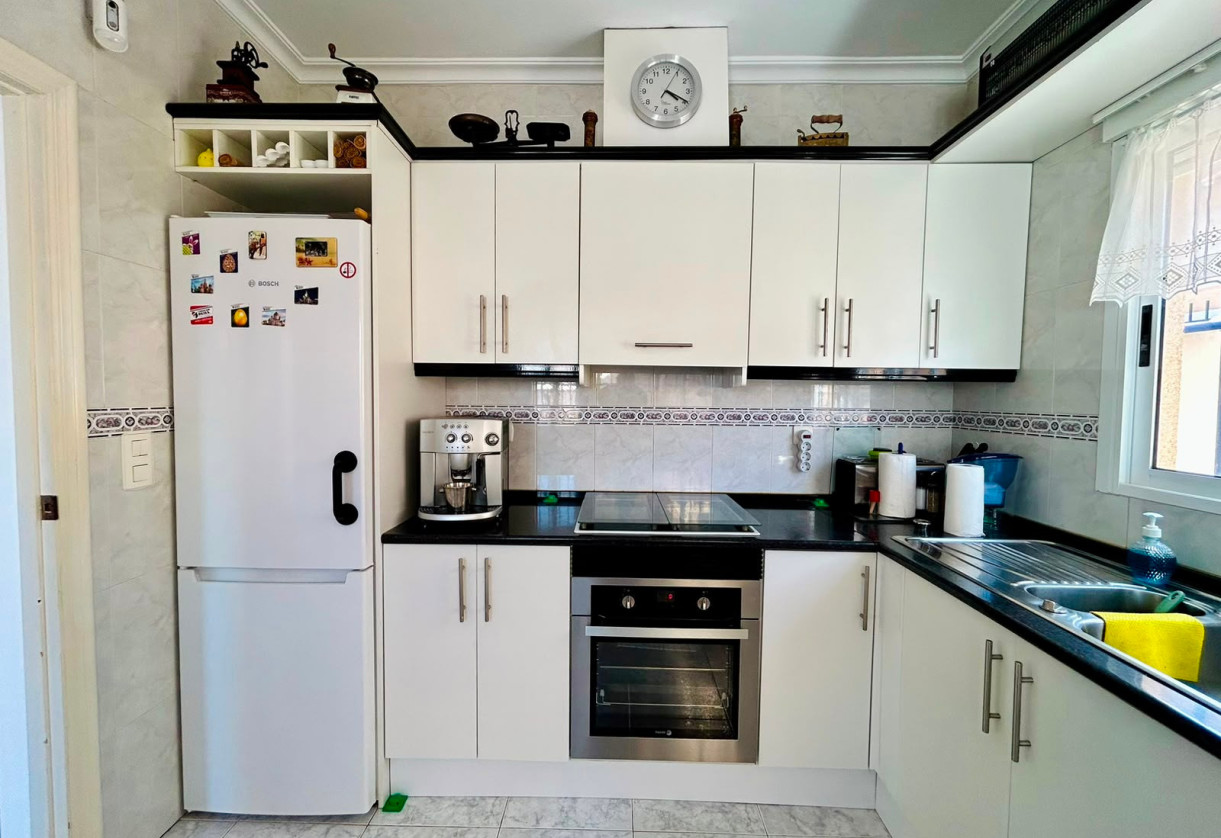 Rynek wtórny · - VILLA · Torrevieja · Urbanización San Luis