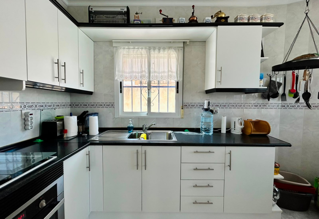 Rynek wtórny · - VILLA · Torrevieja · Urbanización San Luis