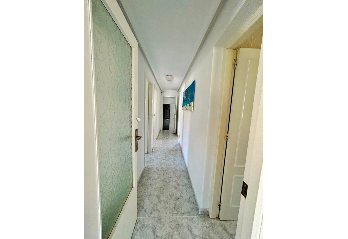 Rynek wtórny · - VILLA · Torrevieja · Urbanización San Luis