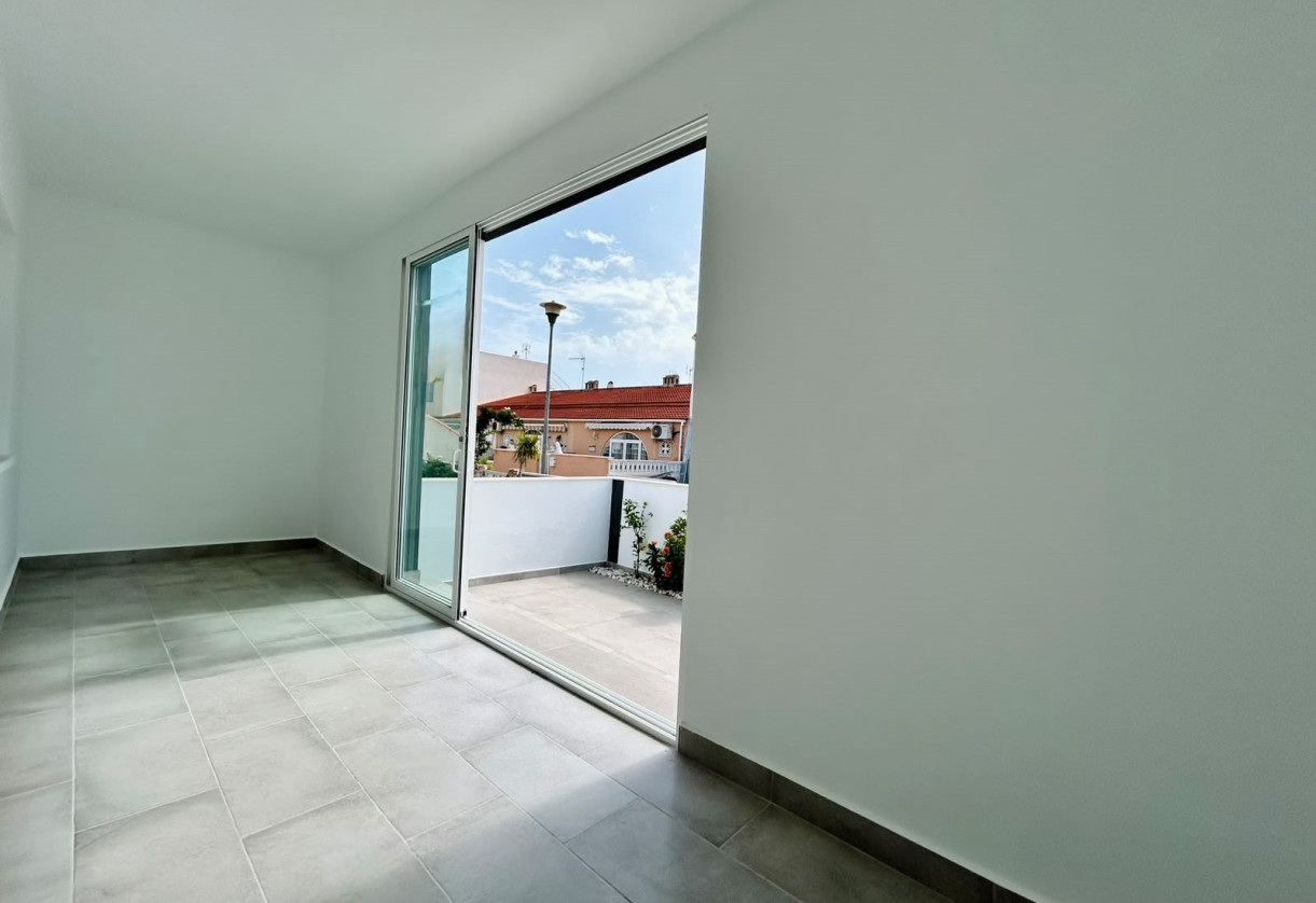 Sale · Bungalow · La Siesta - El Salado - Torreta · La Siesta