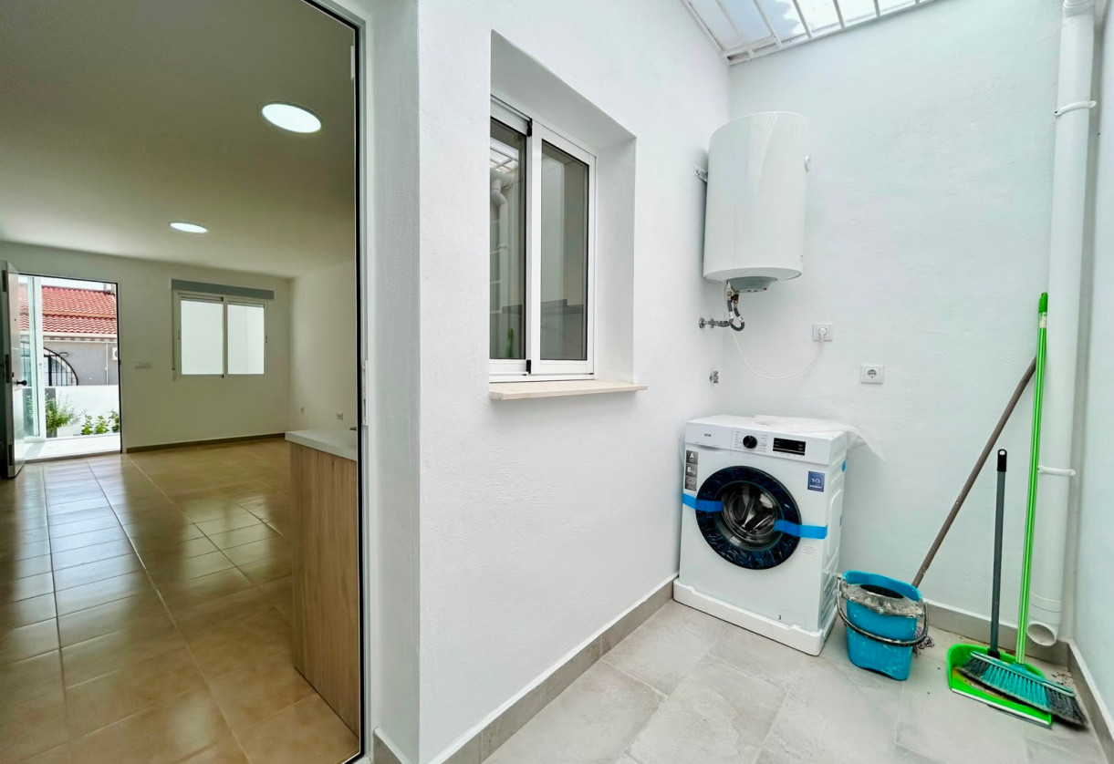 Sale · Bungalow · La Siesta - El Salado - Torreta · La Siesta