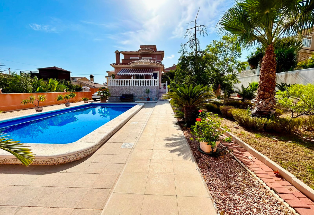 Sale · - VILLA · Orihuela · Los Balcones
