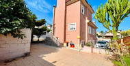 Sale · - VILLA · Orihuela · Los Balcones