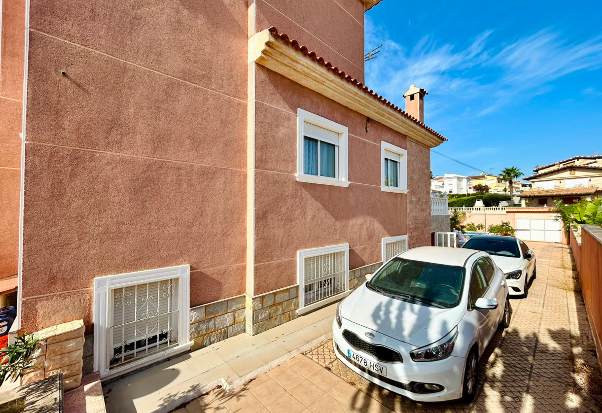 Sale · - VILLA · Orihuela · Los Balcones