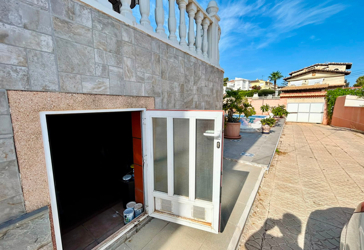 Sale · - VILLA · Orihuela · Los Balcones