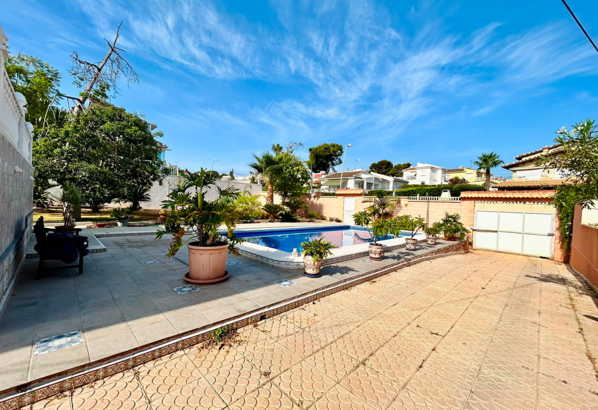 Sale · - VILLA · Orihuela · Los Balcones