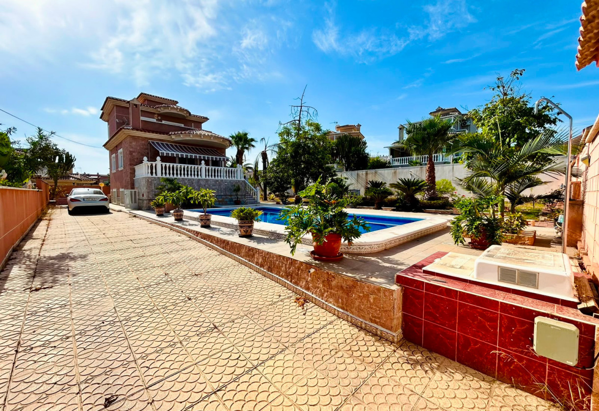 Sale · - VILLA · Orihuela · Los Balcones