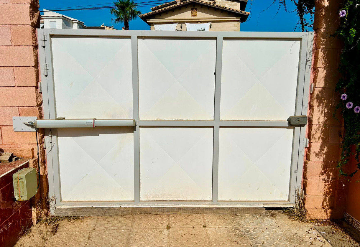 Sale · - VILLA · Orihuela · Los Balcones