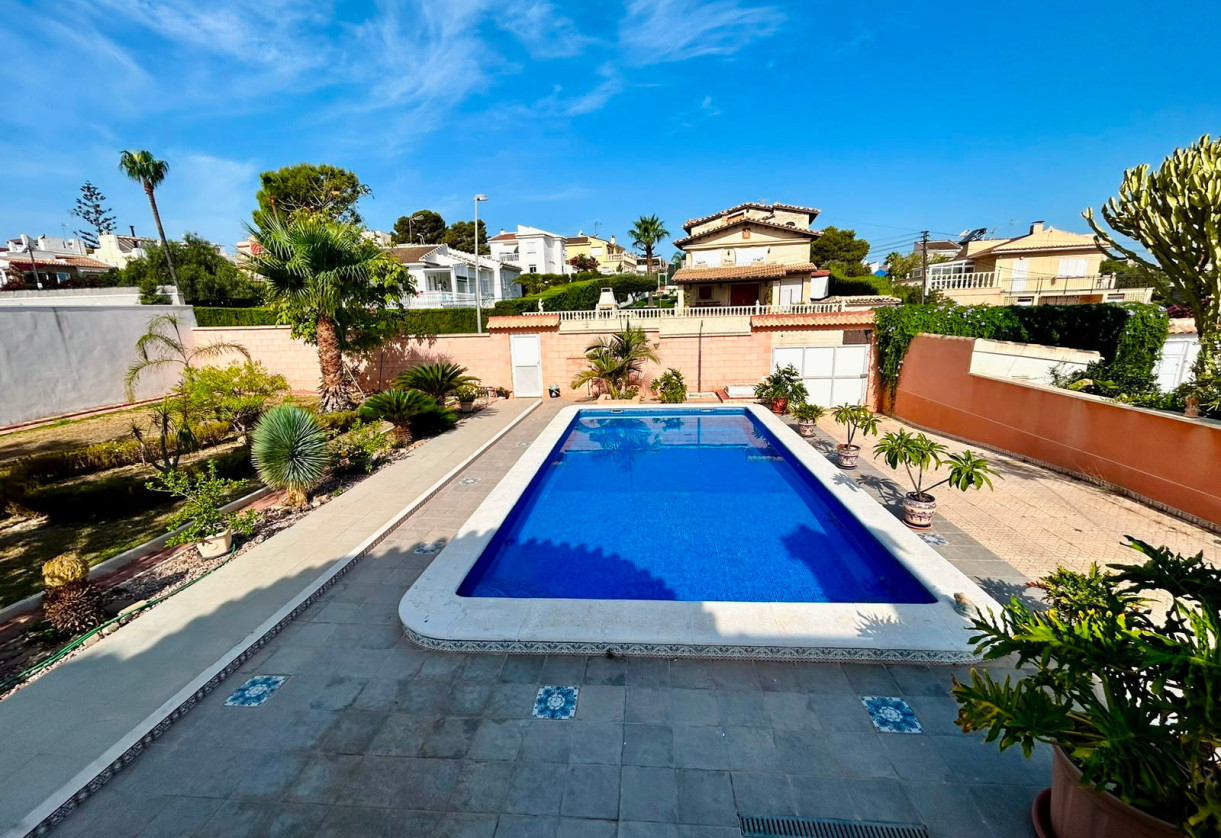 Sale · - VILLA · Orihuela · Los Balcones