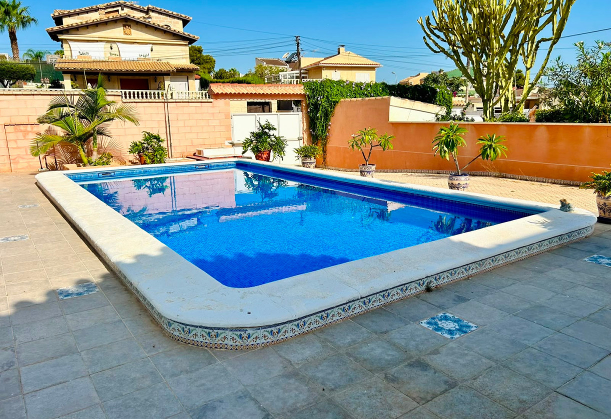 Sale · - VILLA · Orihuela · Los Balcones