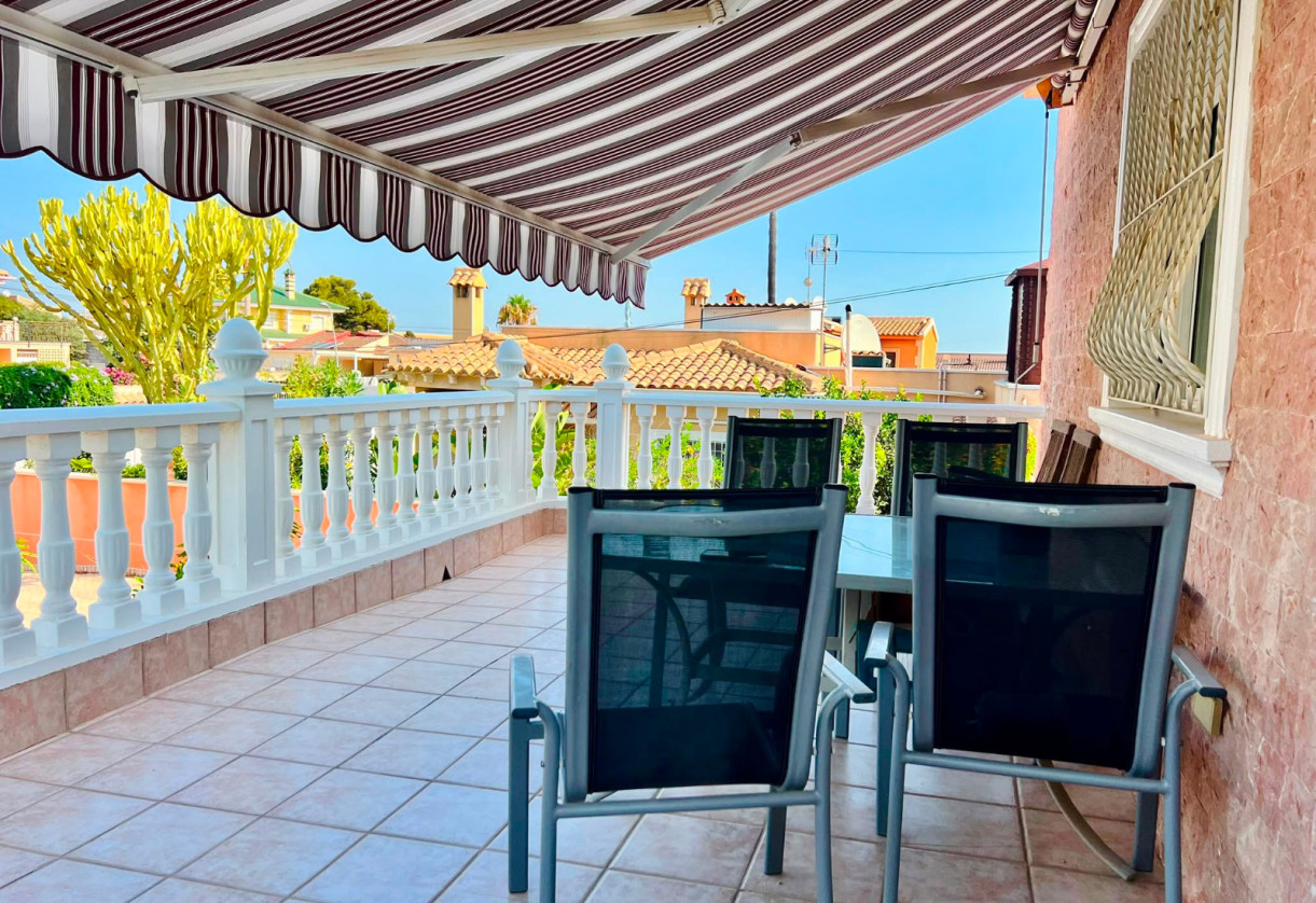 Sale · - VILLA · Orihuela · Los Balcones