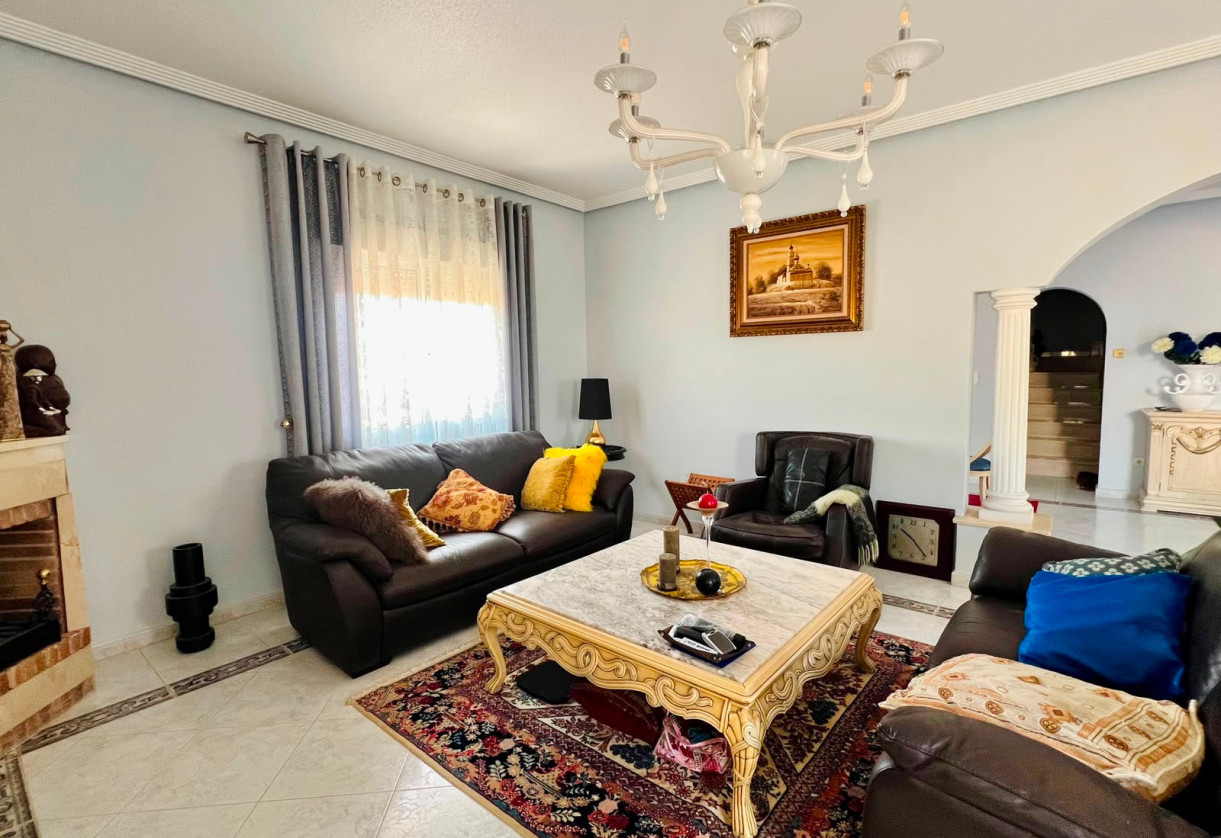 Sale · - VILLA · Orihuela · Los Balcones