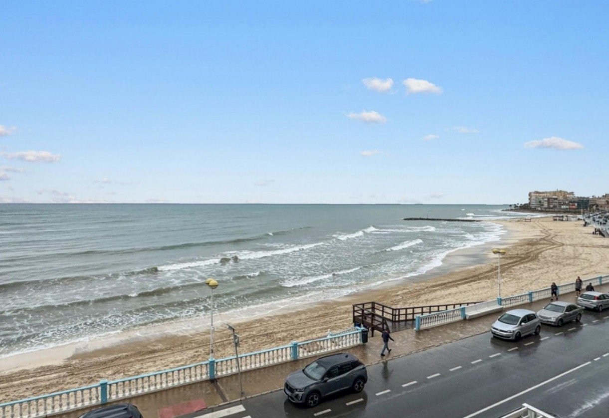 Sale · APARTAMENTO · Torrevieja · Playa de los Locos