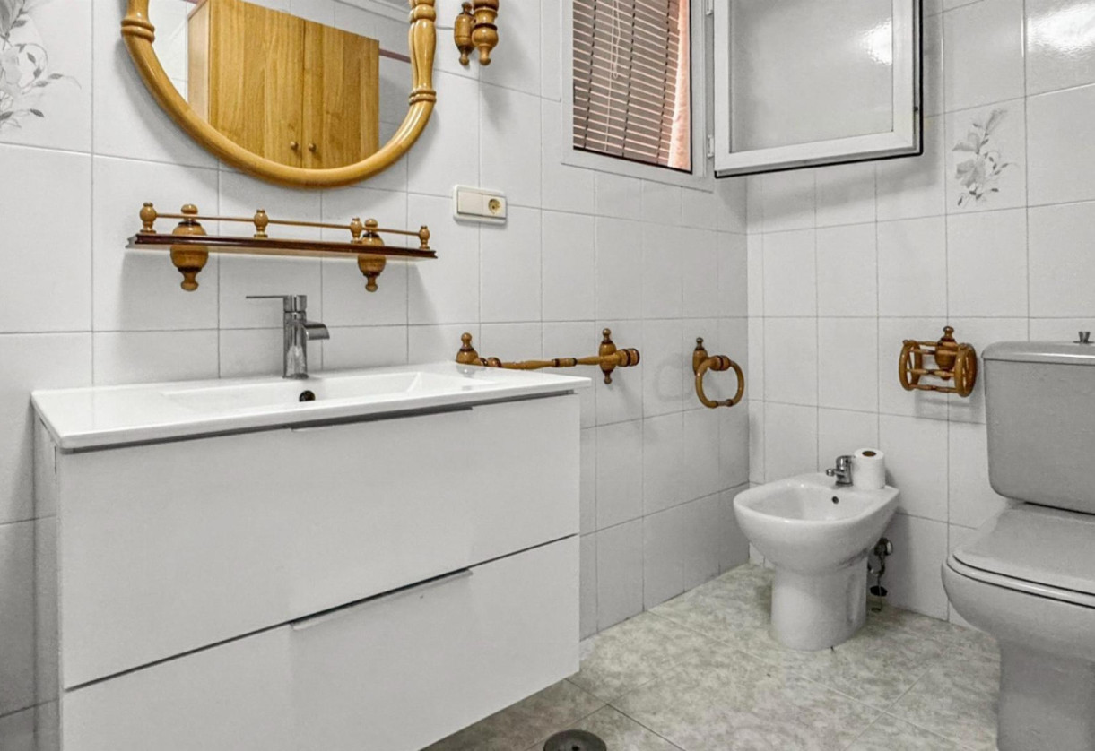 Sale · APARTAMENTO · Torrevieja · Playa de los Locos