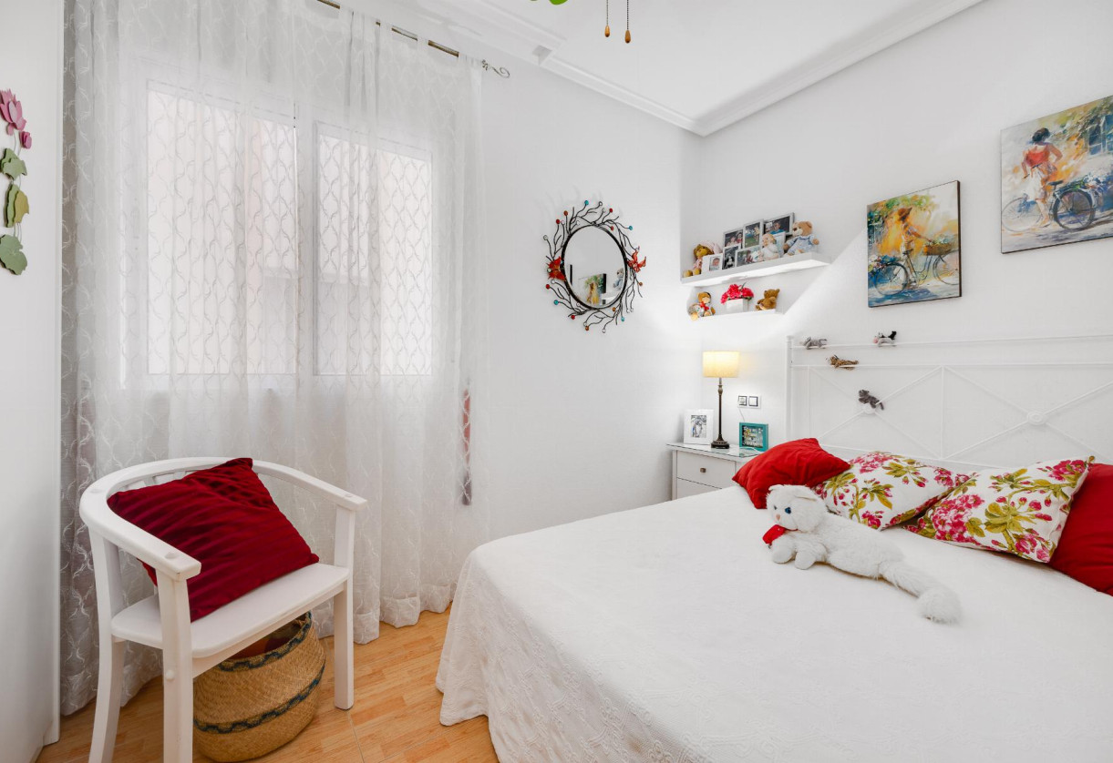 Sale · APARTAMENTO · Torrevieja · Playa del Acequión