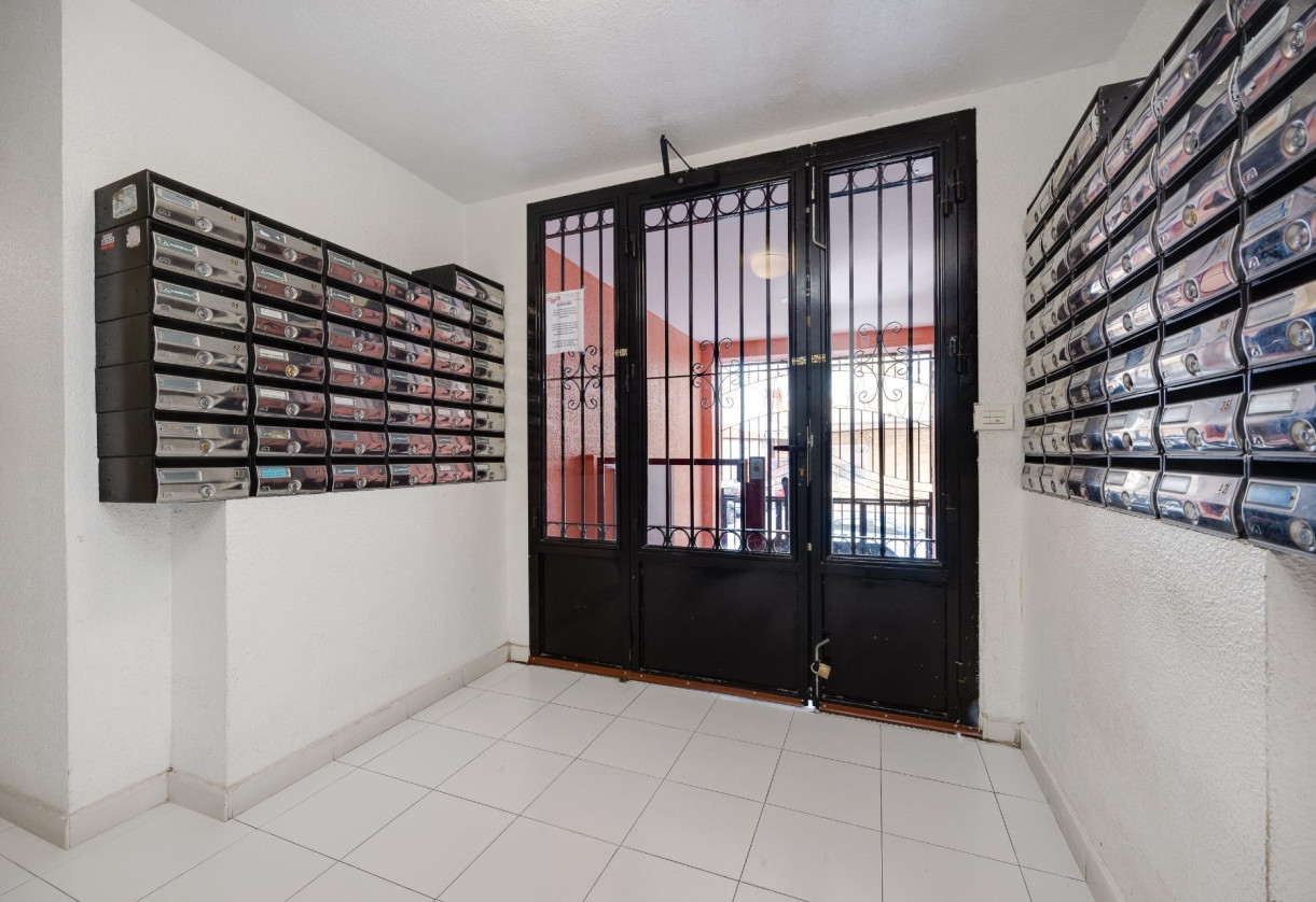 Resale · Studio · Torrevieja