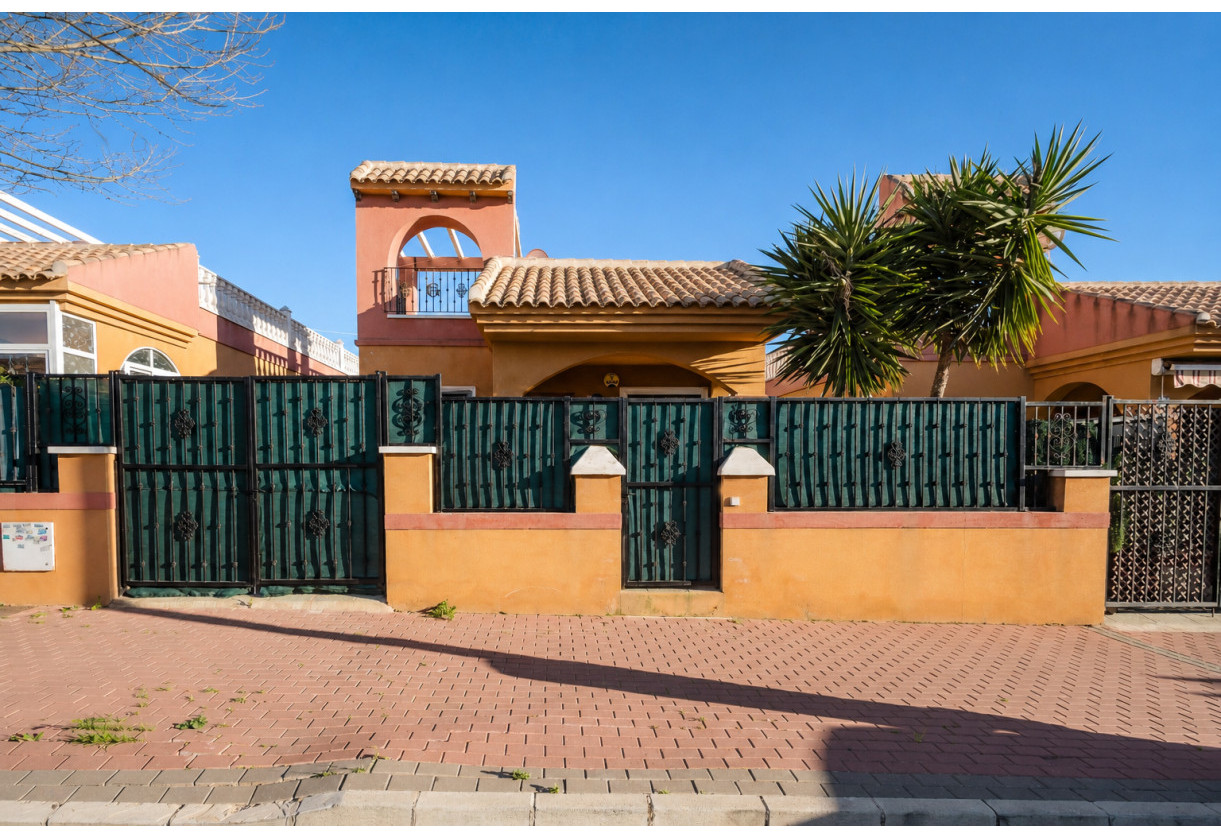 Rynek wtórny · Chalet · Torrevieja · AGUAS NUEVAS