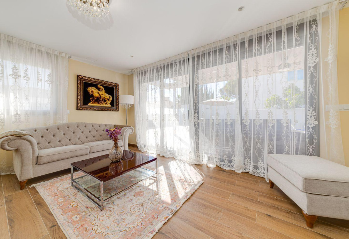Rynek wtórny · Villa · Torrevieja · Los balcones