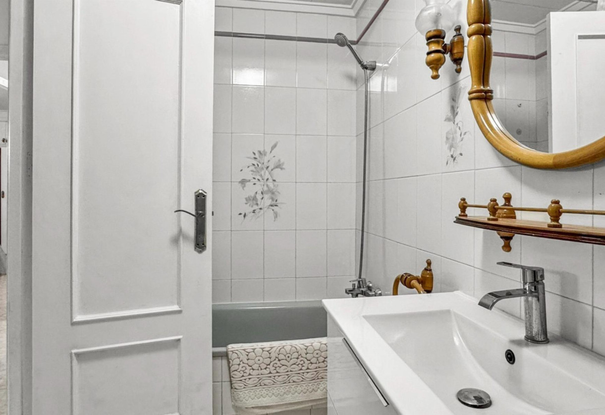 Rynek wtórny · APARTAMENTO · Torrevieja · Playa de los Locos