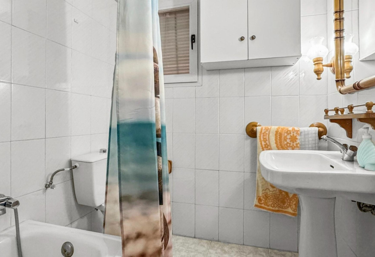 Rynek wtórny · APARTAMENTO · Torrevieja · Playa de los Locos