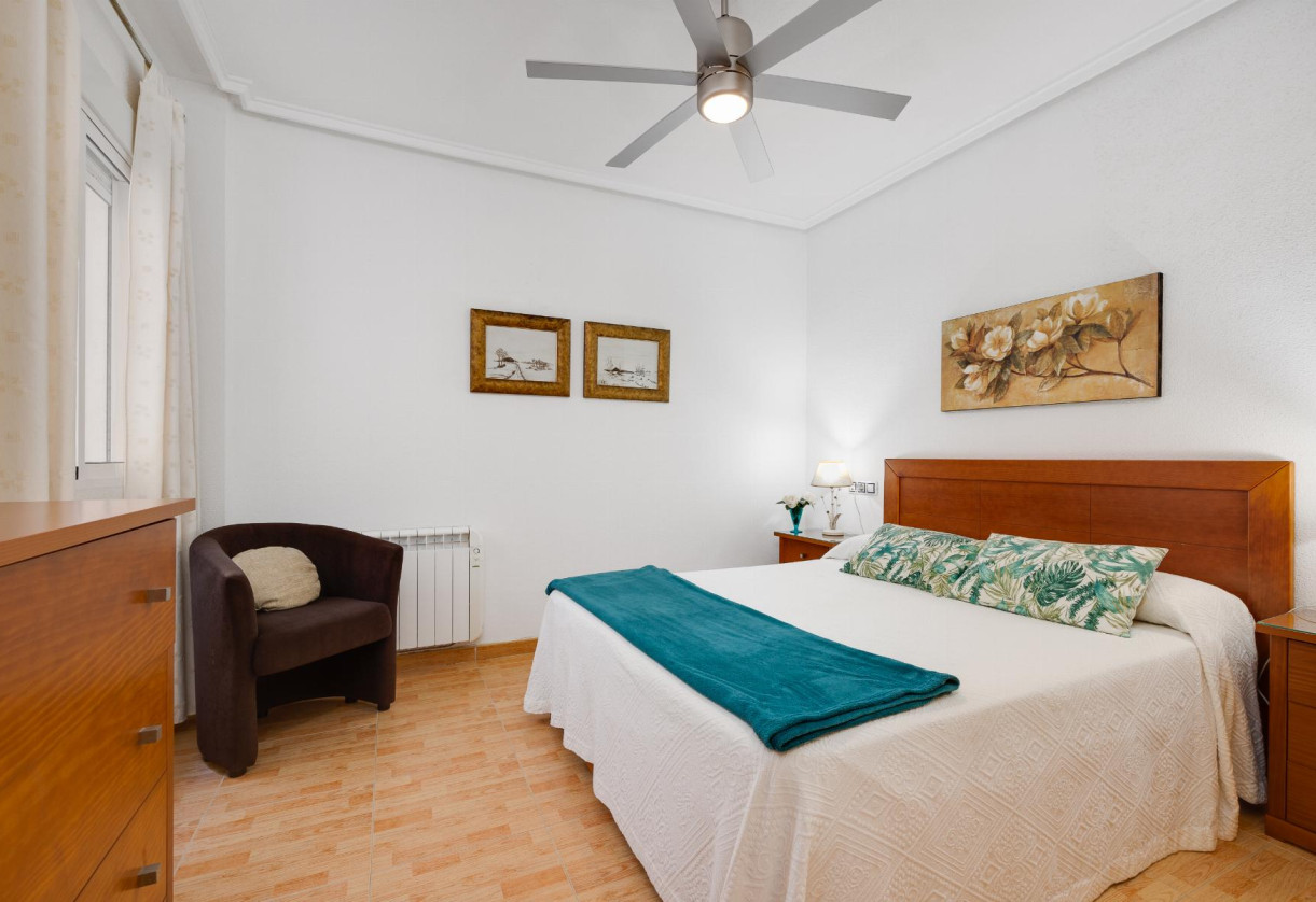 Rynek wtórny · APARTAMENTO · Torrevieja · Playa del Acequión