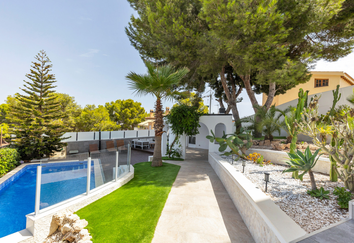 Sale · Villa · Torrevieja · Los balcones