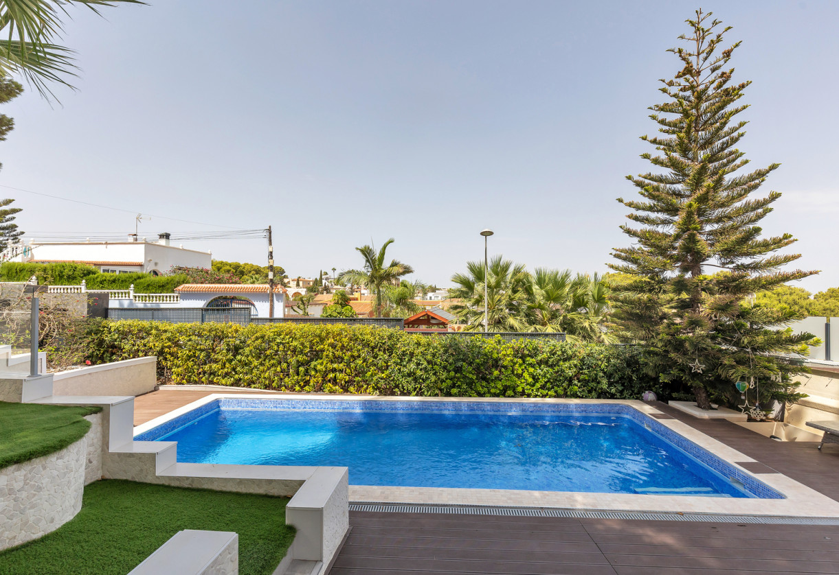 Sale · Villa · Torrevieja · Los balcones