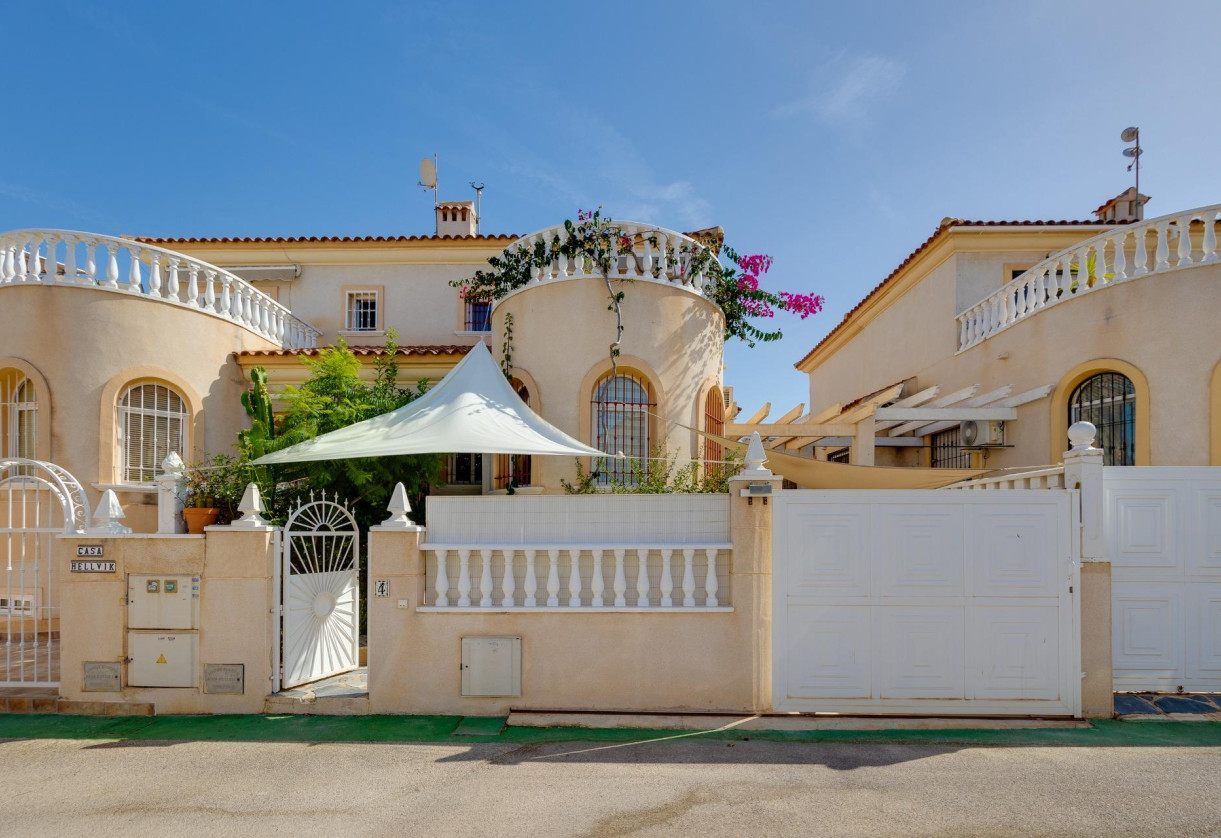 Rynek wtórny · Villa · Torrevieja · Aguas Nuevas