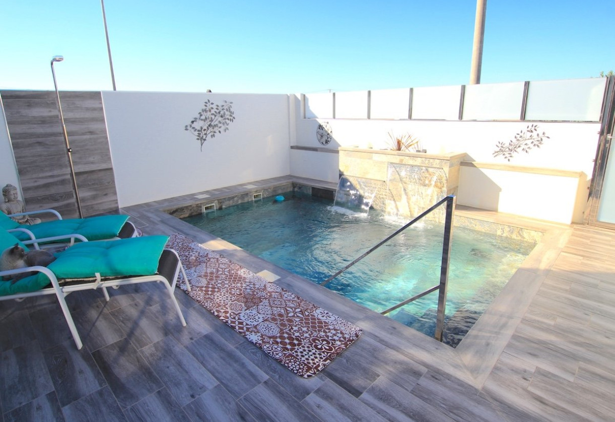 Sale · Villa · Daya Vieja