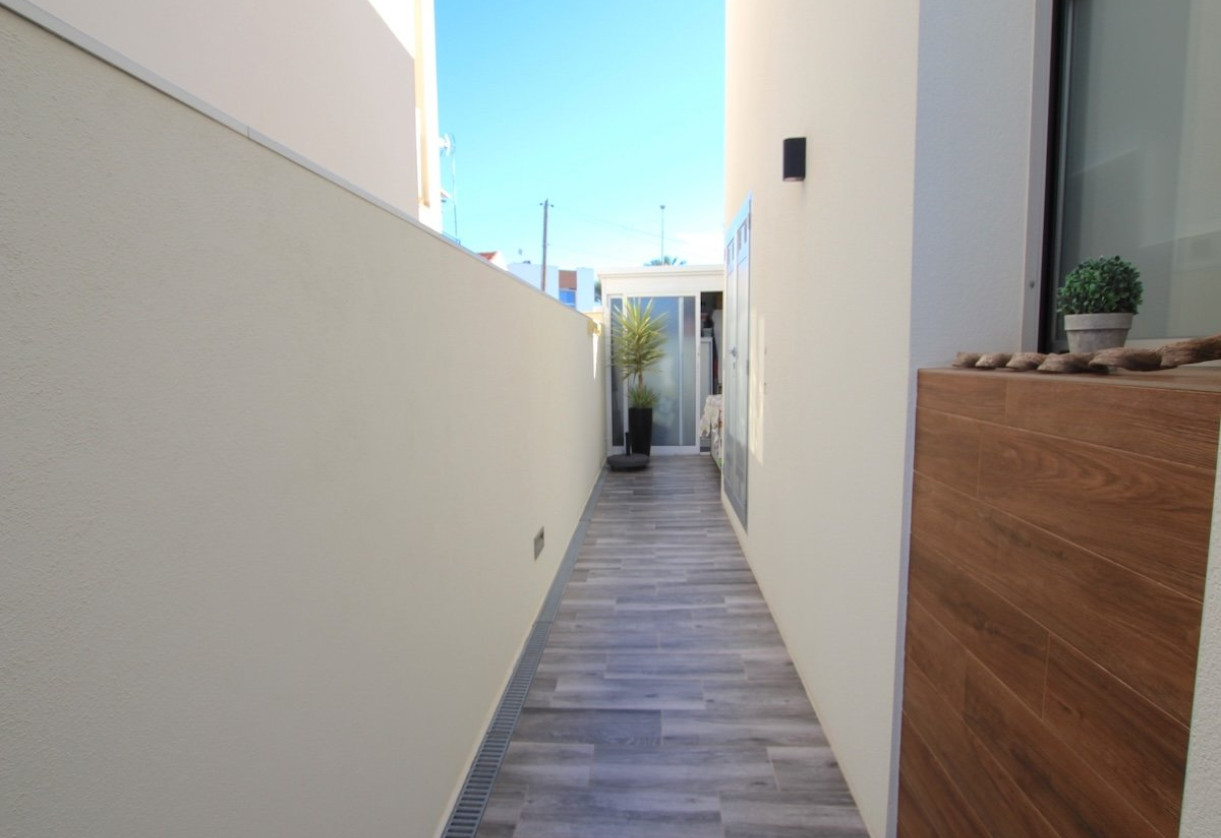 Sale · Villa · Daya Vieja