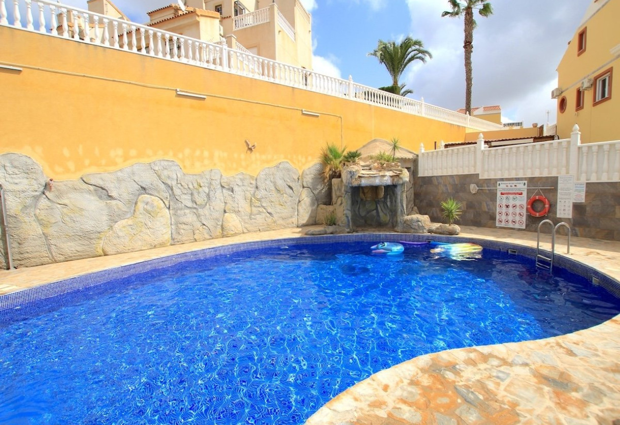 Sale · Townhouse · Villamartin