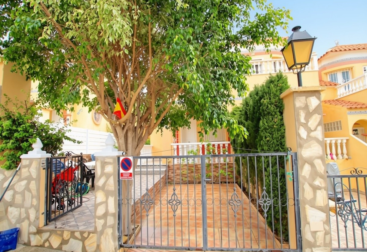 Sale · Townhouse · Villamartin