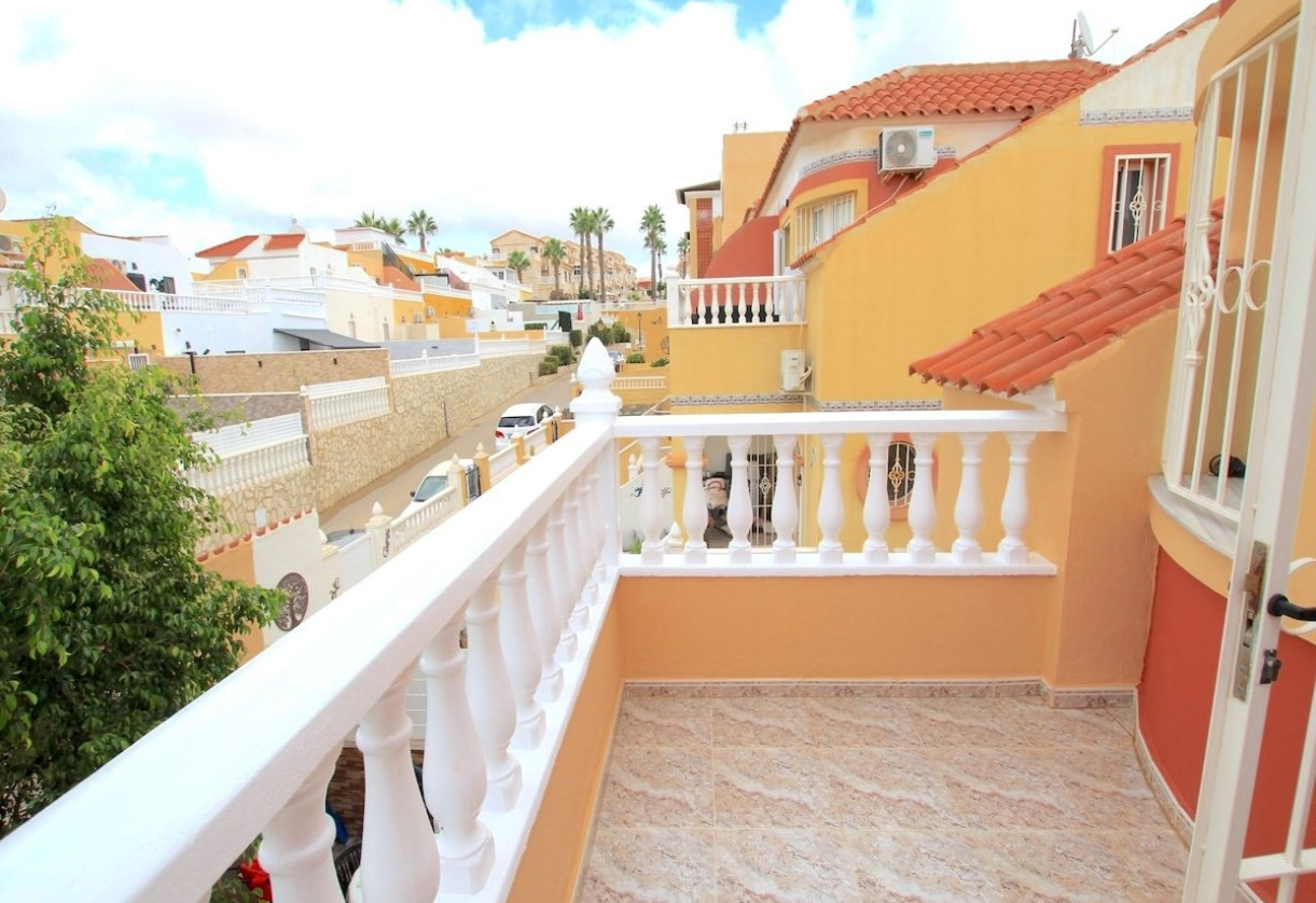 Sale · Townhouse · Villamartin