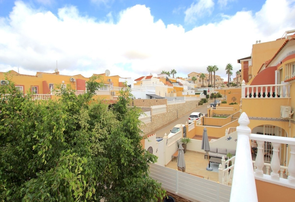 Sale · Townhouse · Villamartin