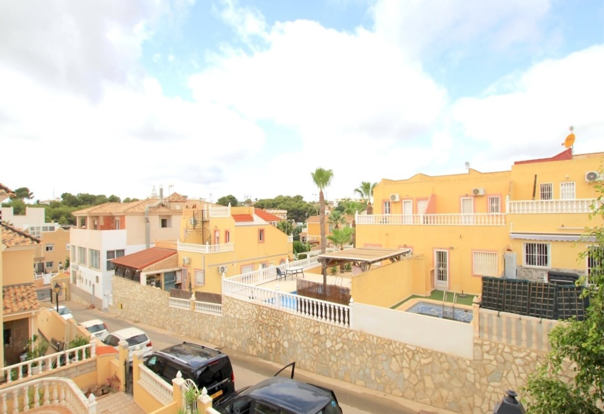Sale · Townhouse · Villamartin