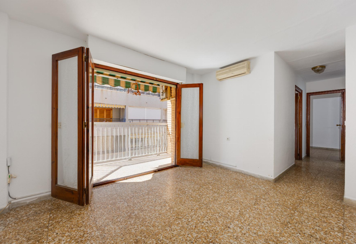 Sale · APARTAMENTO · Torrevieja · Playa del Acequión
