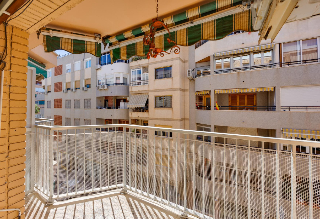 Sale · APARTAMENTO · Torrevieja · Playa del Acequión