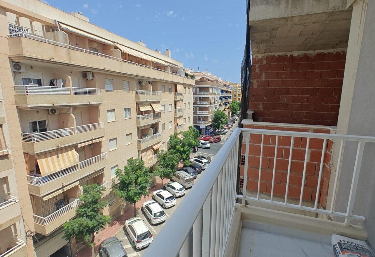 Sale · APARTAMENTO · Torrevieja · Acequion
