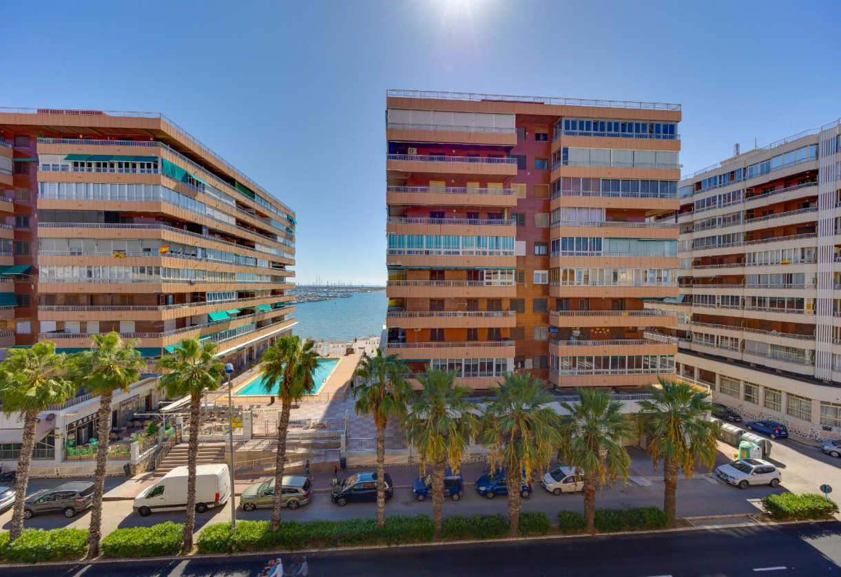 Rynek wtórny · APARTAMENTO · Torrevieja · Playa del Acequión