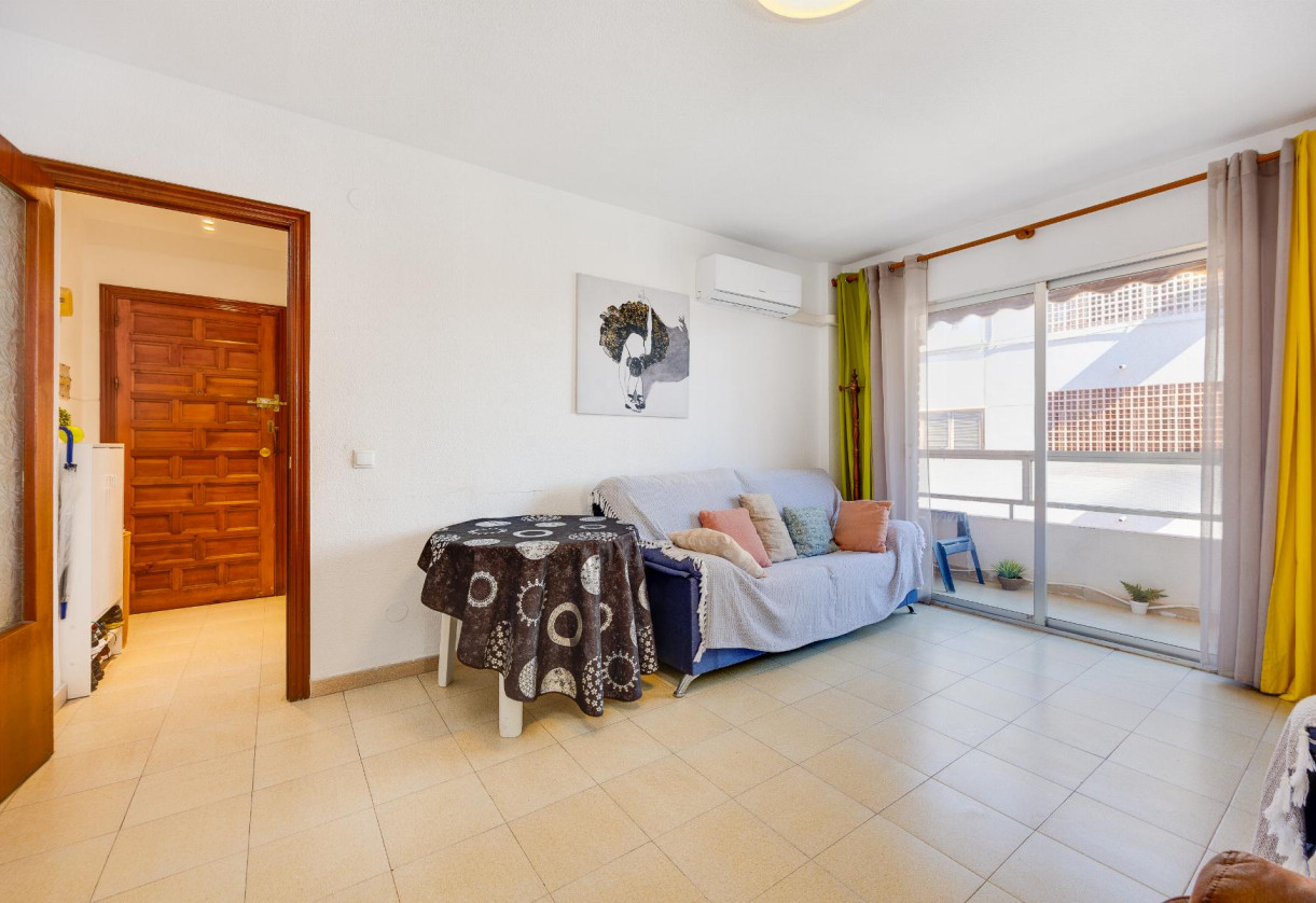 Rynek wtórny · APARTAMENTO · Torrevieja · Playa del Acequión