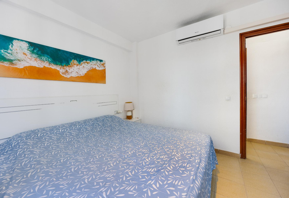 Rynek wtórny · APARTAMENTO · Torrevieja · Playa del Acequión