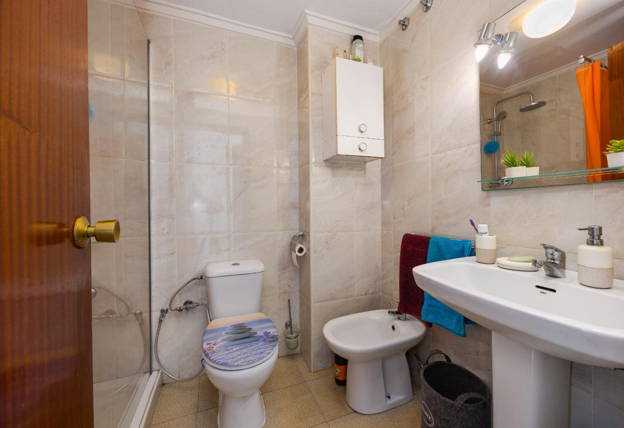Rynek wtórny · APARTAMENTO · Torrevieja · Playa del Acequión